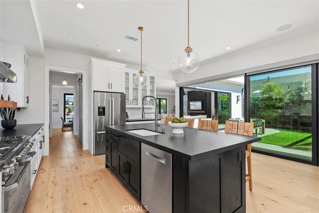 175 Costa Mesa, Costa Mesa, CA 92627