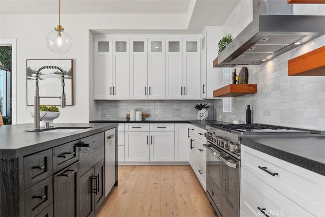 175 Costa Mesa, Costa Mesa, CA 92627