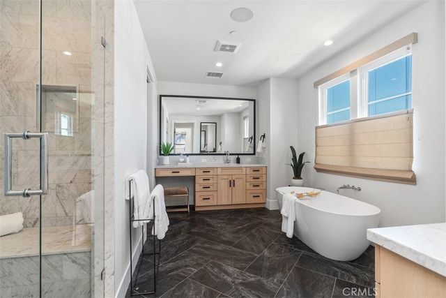 175 Costa Mesa, Costa Mesa, CA 92627