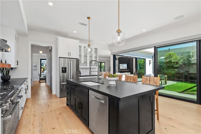 175 Costa Mesa, Costa Mesa, CA 92627