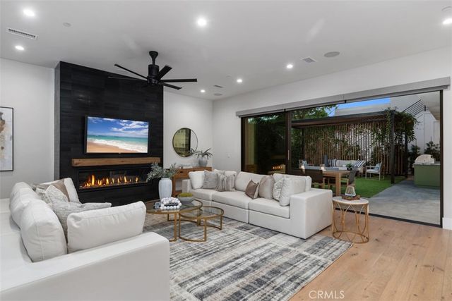 175 Costa Mesa, Costa Mesa, CA 92627