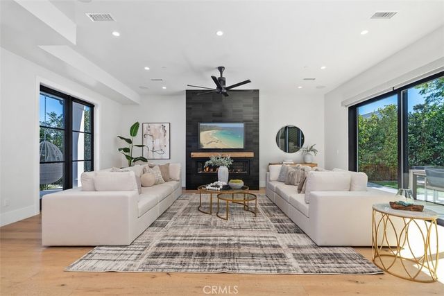 175 Costa Mesa, Costa Mesa, CA 92627