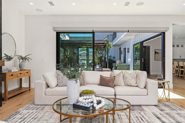175 Costa Mesa, Costa Mesa, CA 92627