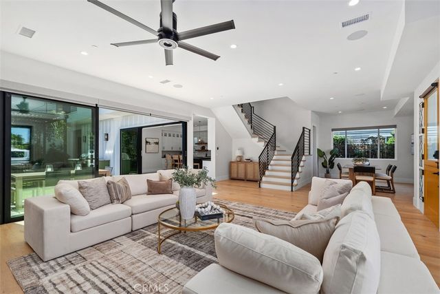 175 Costa Mesa, Costa Mesa, CA 92627