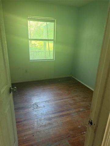 4621 Lake Park Drive, The Colony, TX 75056
