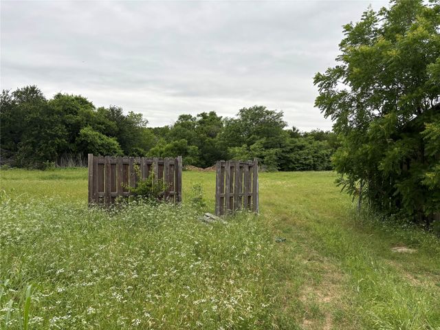 4621 Lake Park Drive, The Colony, TX 75056