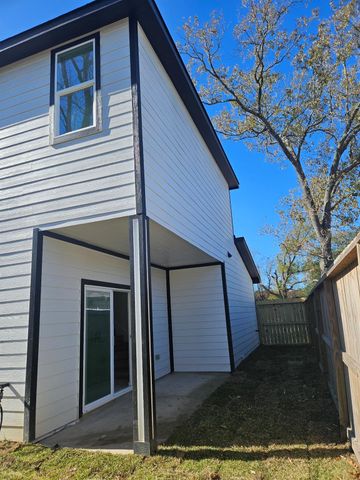 107 Booker Street, Baytown, TX 77523