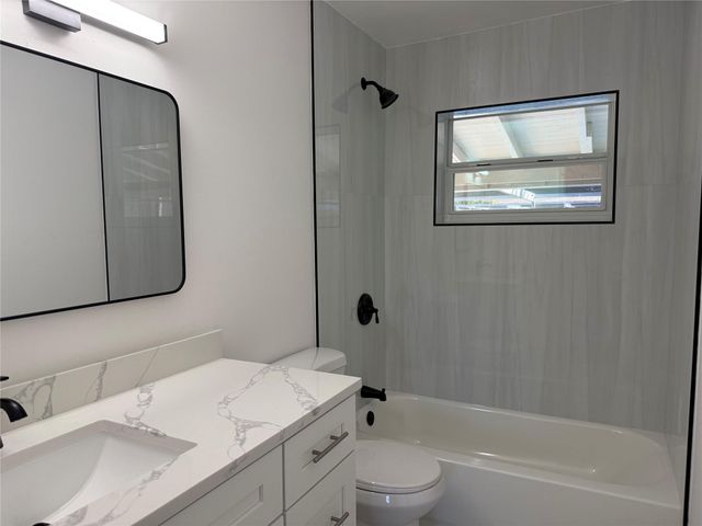 7040 SW 16th St, Pembroke Park, FL 33023