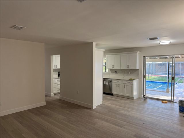 7040 SW 16th St, Pembroke Park, FL 33023