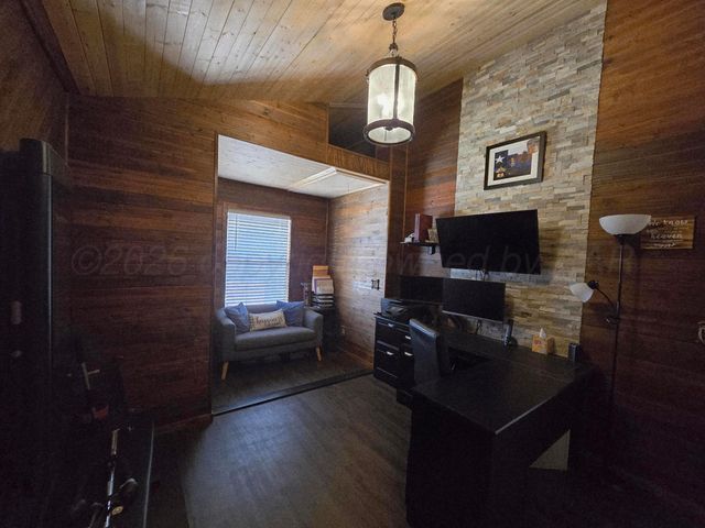 1121 Elmore Street, Borger, TX 79007