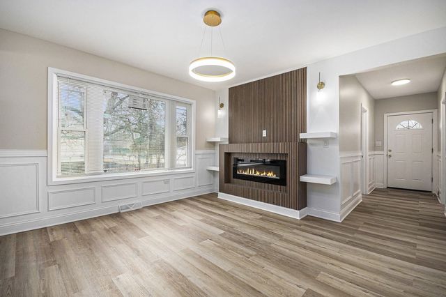 26 E 157th Street, South Holland, IL 60473