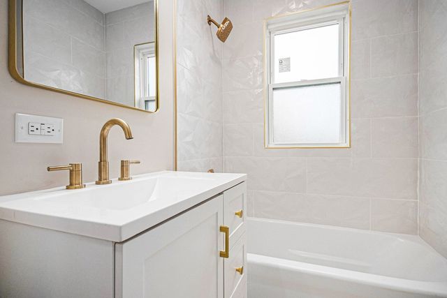 26 E 157th Street, South Holland, IL 60473