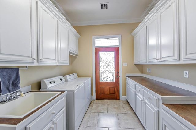 368 Tulip Dr, Houma, LA 70360