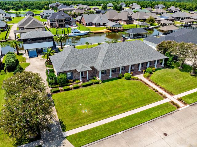 368 Tulip Dr, Houma, LA 70360