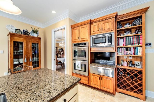 368 Tulip Dr, Houma, LA 70360