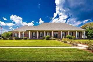 368 Tulip Dr, Houma, LA 70360