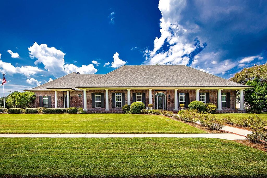 368 Tulip Dr, Houma, LA 70360