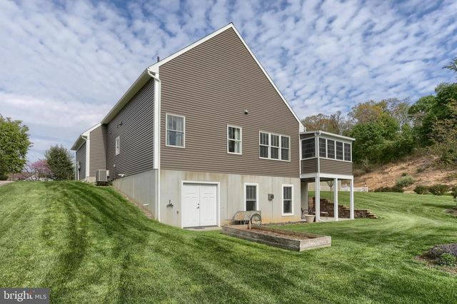 1007 BRIARWOOD CT, Lebanon, PA 17042