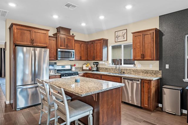 410 Laurel Ct, Ione, CA 95640