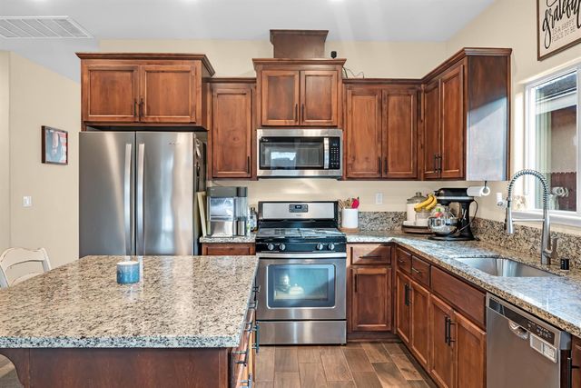 410 Laurel Ct, Ione, CA 95640