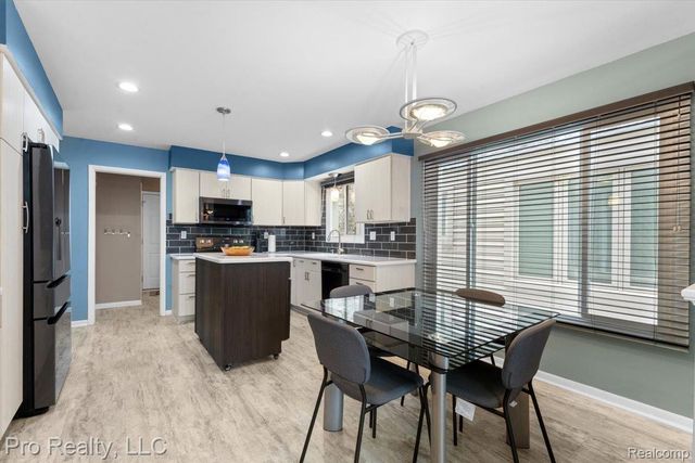 45317 Stonehedge Drive, Plymouth Charter Township, MI 48170
