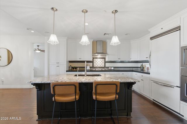 7181 E CAMELBACK Road 208, Scottsdale, AZ 85251