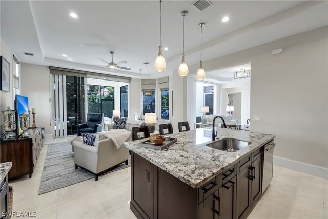 2106 Modena CT, Naples, FL 34105