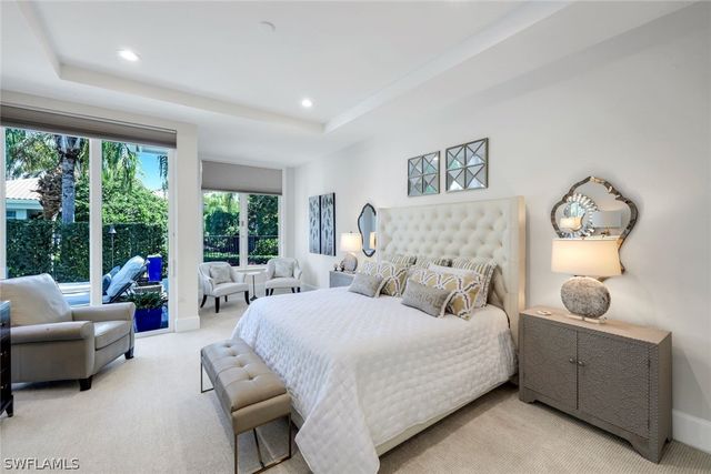 2106 Modena CT, Naples, FL 34105