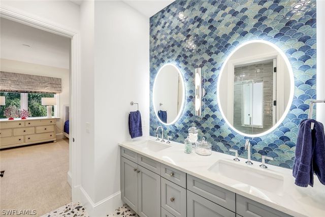 2106 Modena CT, Naples, FL 34105