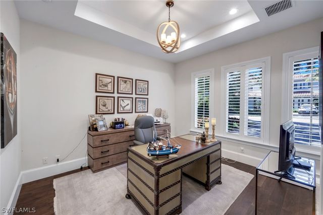 2106 Modena CT, Naples, FL 34105