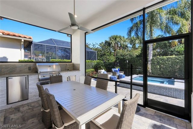 2106 Modena CT, Naples, FL 34105