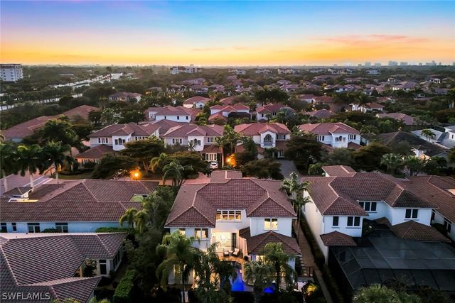 2106 Modena CT, Naples, FL 34105