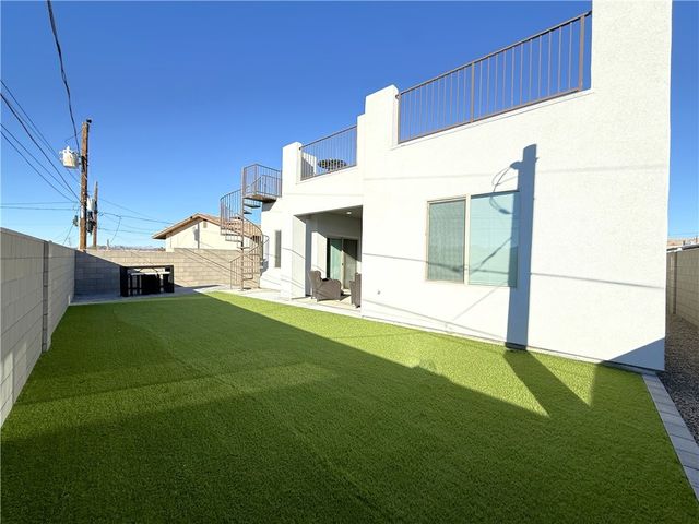 145 Hacienda Drive, Bullhead City, AZ 86429