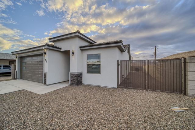 145 Hacienda Drive, Bullhead City, AZ 86429