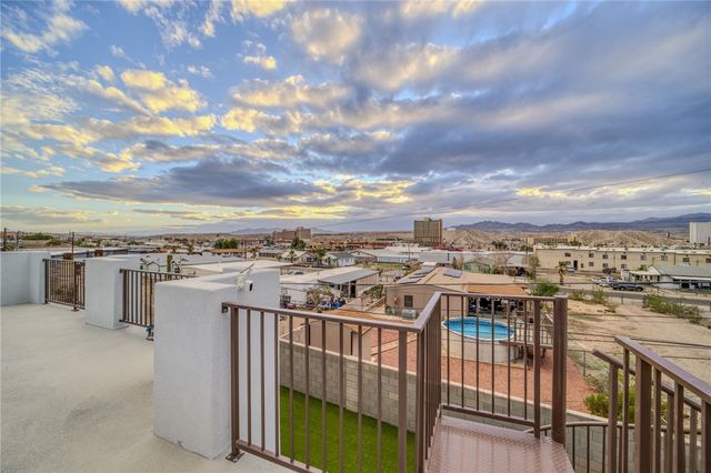 145 Hacienda Drive, Bullhead City, AZ 86429