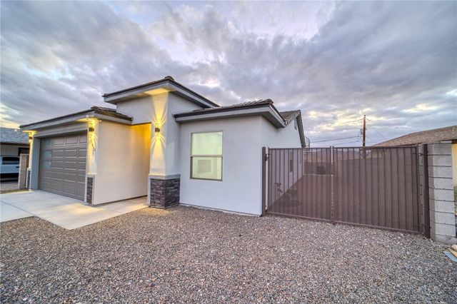 145 Hacienda Drive, Bullhead City, AZ 86429