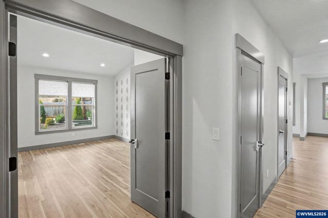 1375 Titan Dr NW, Salem, OR 97304