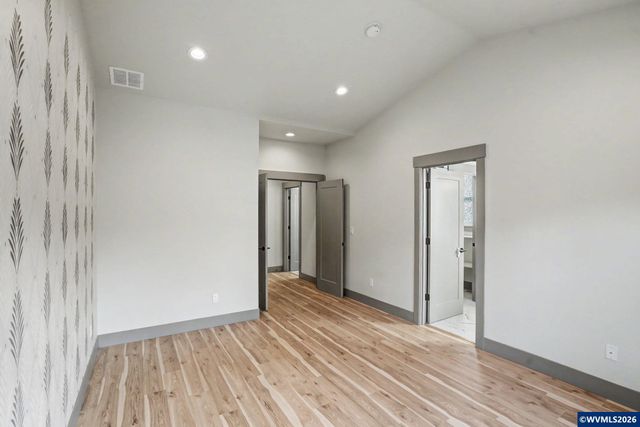 1375 Titan Dr NW, Salem, OR 97304