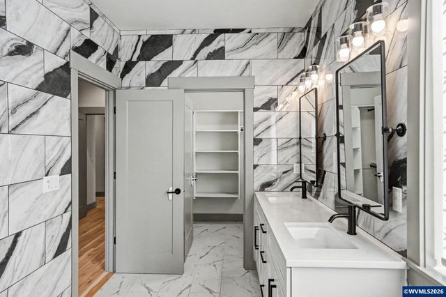 1375 Titan Dr NW, Salem, OR 97304