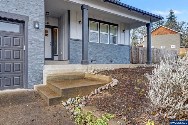 1375 Titan Dr NW, Salem, OR 97304