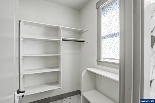 1375 Titan Dr NW, Salem, OR 97304