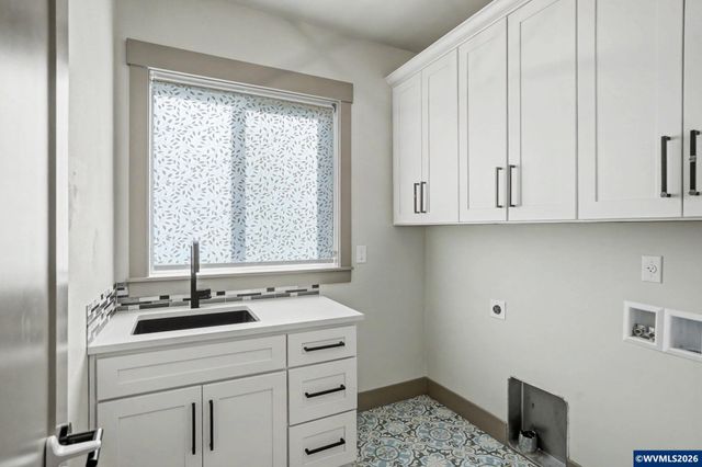 1375 Titan Dr NW, Salem, OR 97304