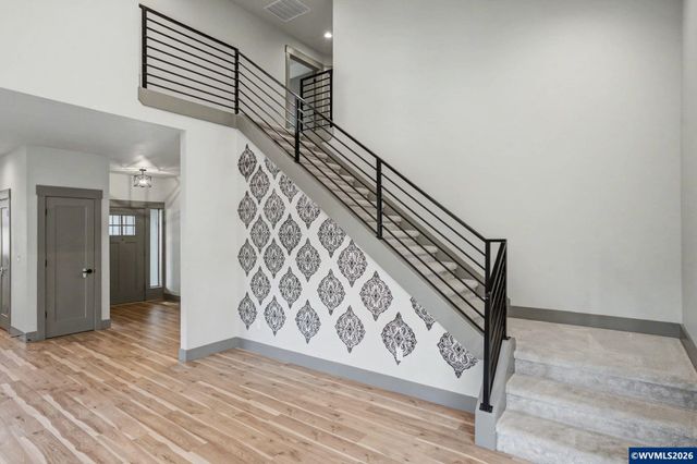 1375 Titan Dr NW, Salem, OR 97304