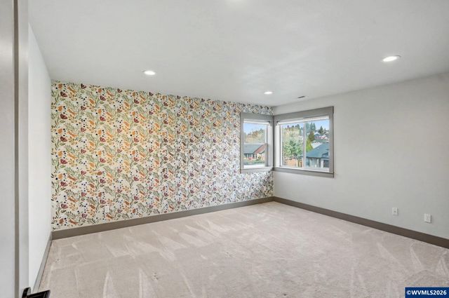 1375 Titan Dr NW, Salem, OR 97304