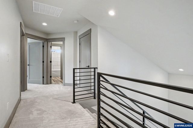 1375 Titan Dr NW, Salem, OR 97304