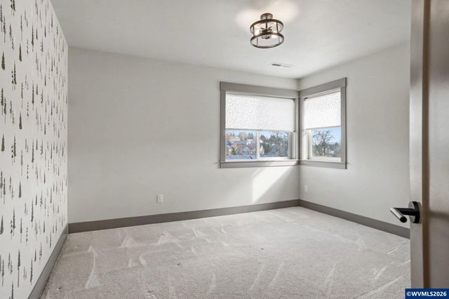 1375 Titan Dr NW, Salem, OR 97304