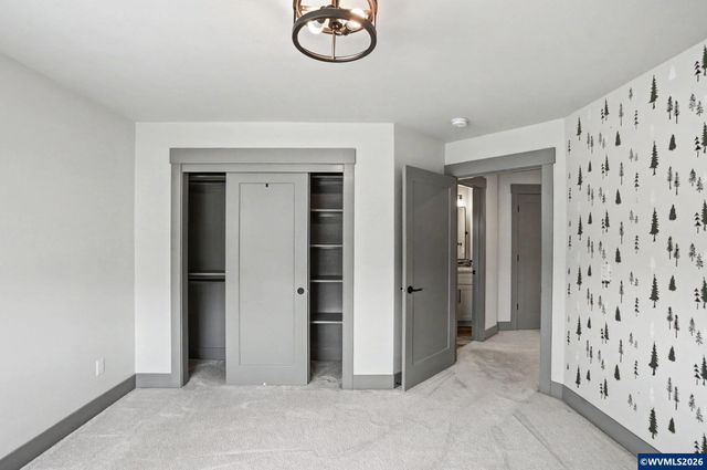 1375 Titan Dr NW, Salem, OR 97304