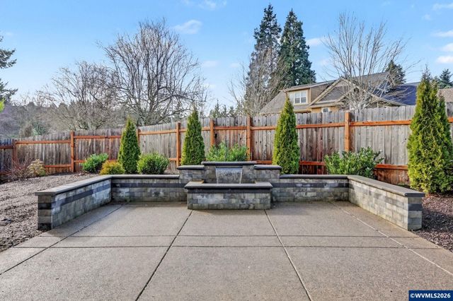 1375 Titan Dr NW, Salem, OR 97304