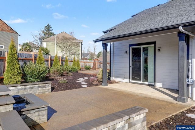 1375 Titan Dr NW, Salem, OR 97304