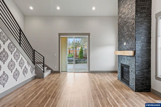 1375 Titan Dr NW, Salem, OR 97304